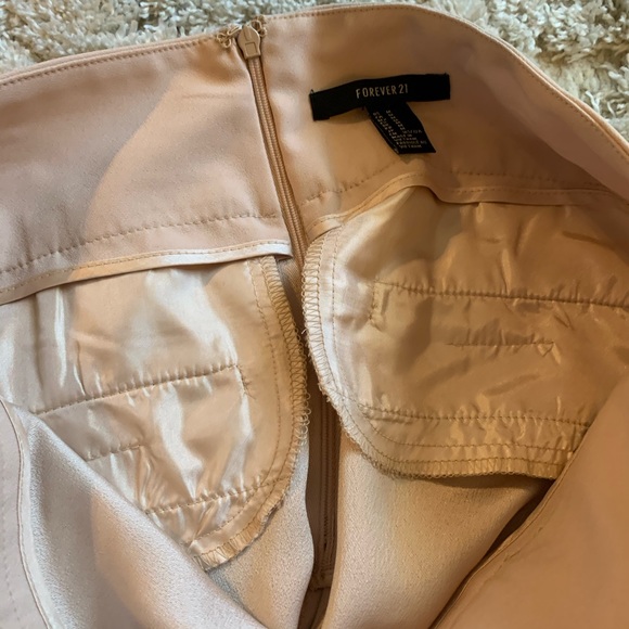 NWT Forever 21 Taupe Woven Shorts - Picture 4 of 6
